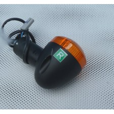 BLINKR ZADNÍ PRAVÝ ČERNÝ - 300 CL + PÉRÁK